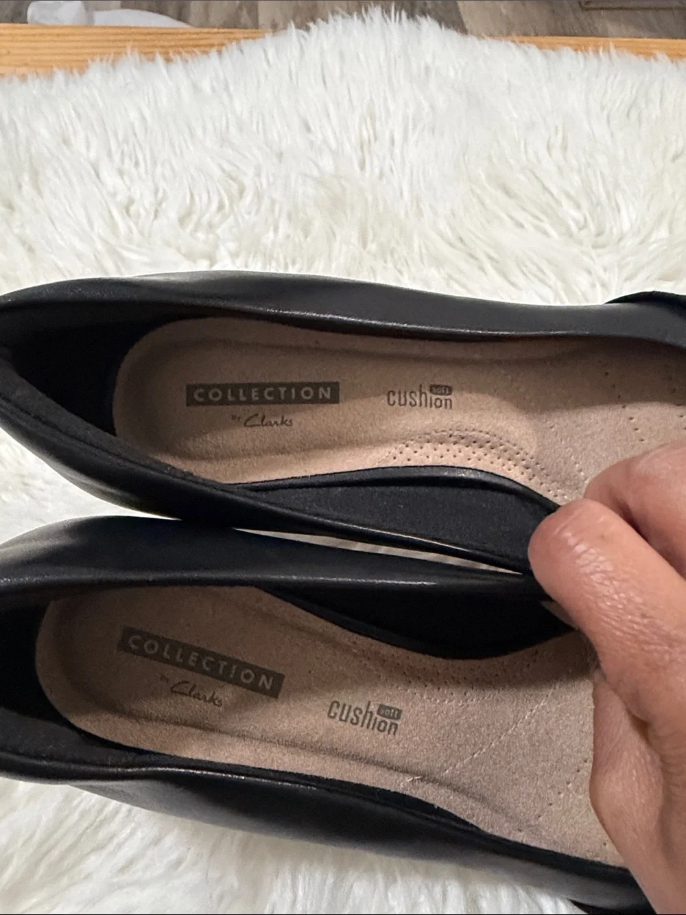 Clarks Black Leather Pointed Toe with Layered Textured Band Size 9 NWT